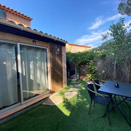Agreable Studio Proche Sttropez Piscine Et Tennis Gassin Buitenkant foto