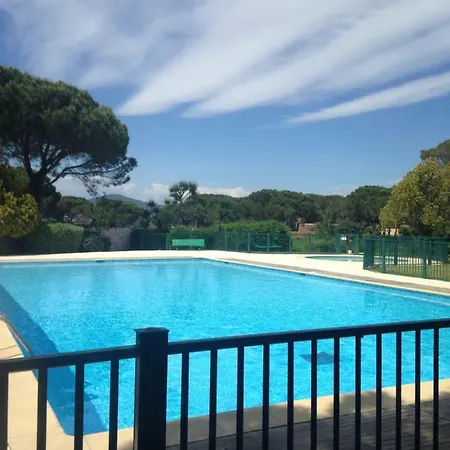 Agreable Studio Proche Sttropez Piscine Et Tennis Gassin Buitenkant foto